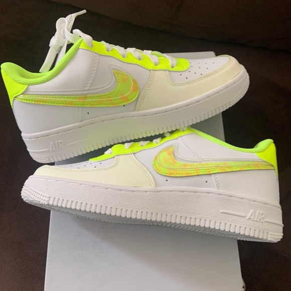 5.5Y — Nike AF1 Low LV8 (GS) - Picture 3 of 9